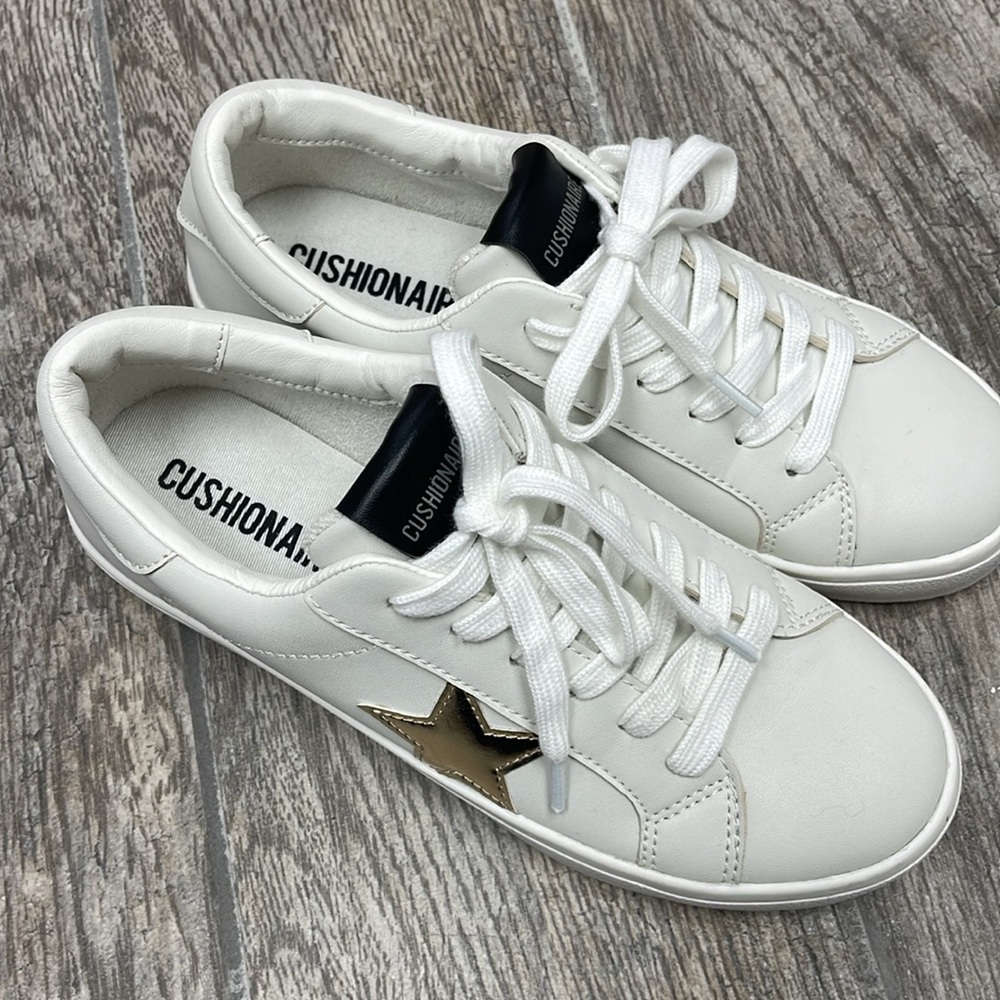 Cushionaire Gold/White Star Sneakers Size 6 - Picture 2 of 6
